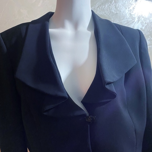 Tahari fully Lined Black Blazer with a Flare - Picture 2 of 6